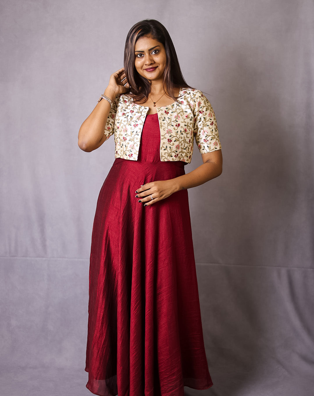 Gown with Embroidered Overcoat β Grace Meets Modern Elegance β¨πΈ