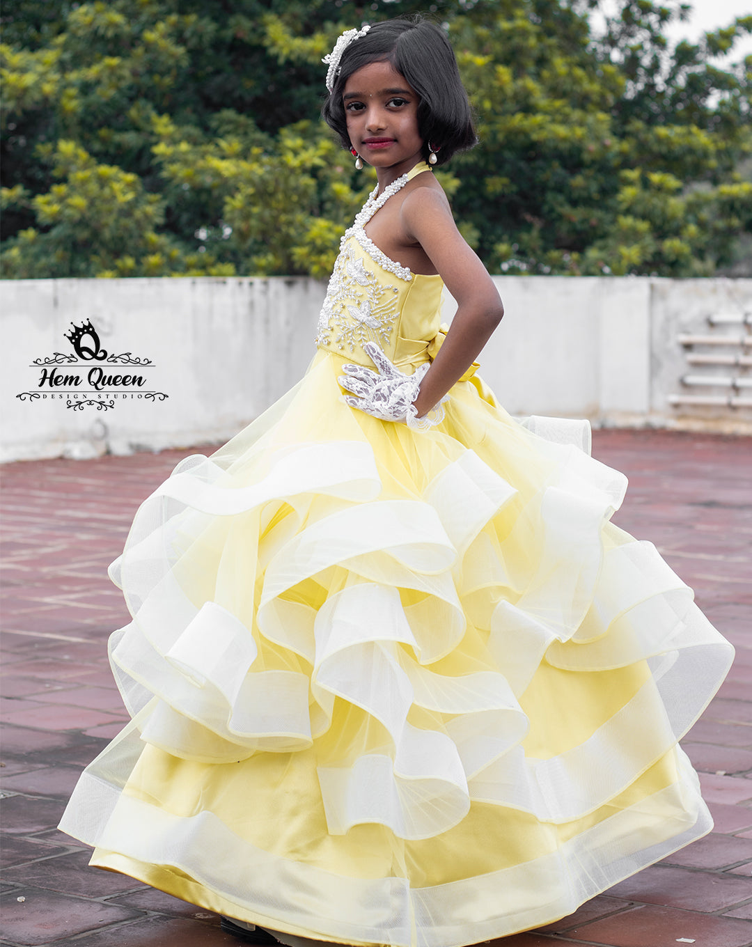 โจ Let your little one own the look with timeless elegance! ๐ผ
This sunshine yellow tulle ball gown is a stunning blend of charm and sophistication. Designed with multiple layers of soft tulle, delicate pearl embellishments, and an intricately styled bodice, it's perfect for birthdays, photoshoots, pageants, or any royal celebration. ๐๐
Crafted exclusively by Hemqueen Design Studio, this gown is made to measure for your princessโs perfect fit.
Key Features:
Color: Sunshine Yellow with White Tulle Layers