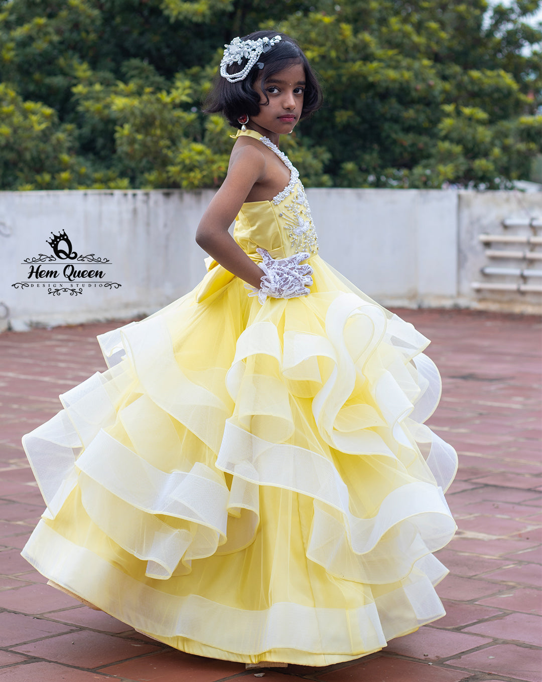 โจ Let your little one own the look with timeless elegance! ๐ผ
This sunshine yellow tulle ball gown is a stunning blend of charm and sophistication. Designed with multiple layers of soft tulle, delicate pearl embellishments, and an intricately styled bodice, it's perfect for birthdays, photoshoots, pageants, or any royal celebration. ๐๐
Crafted exclusively by Hemqueen Design Studio, this gown is made to measure for your princessโs perfect fit.
Key Features:
Color: Sunshine Yellow with White Tulle Layers