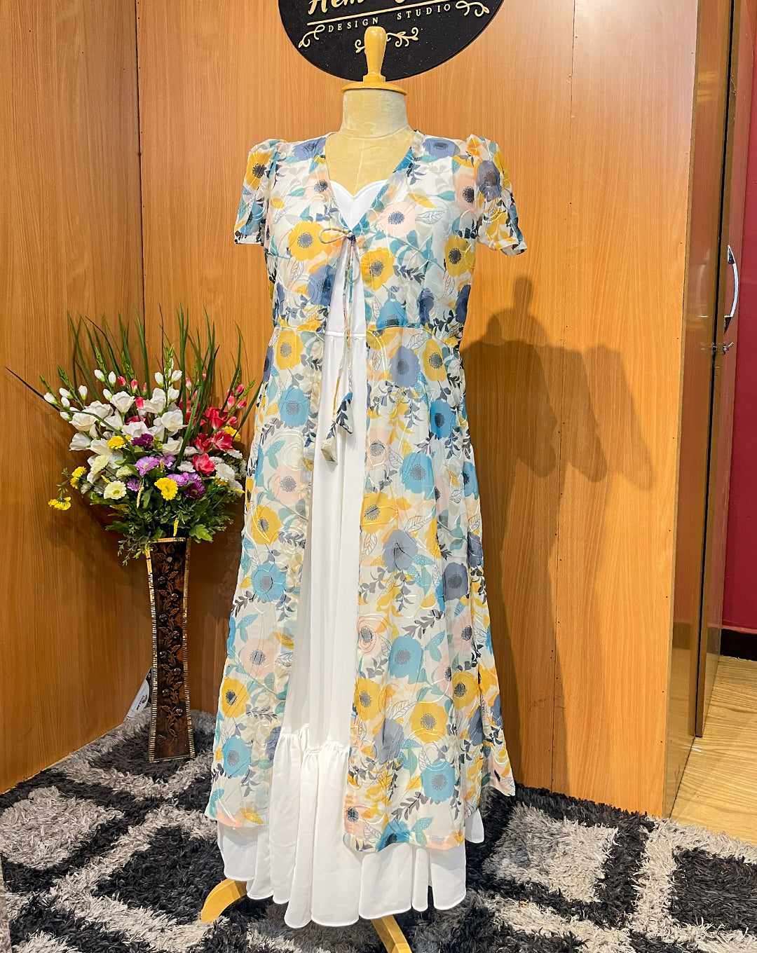 Georgette Floral Maxi with Sheer Overcoat Hemqueen Georgette Floral Maxi with Sheer Overcoat Hemqueen
